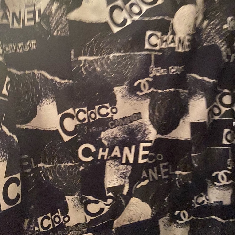 Chanel jacket. Size 42. Unisex. Navy blue, white, black.